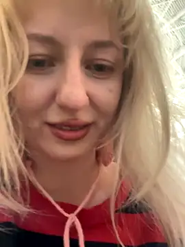 Snapshot of RonnieKiss chatting on October 2025 05:42:02 AM RonnieKiss online show from October 2025 05:42:02 AM