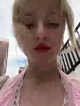 Snapshot of RonnieKiss chatting on November 2025 05:39:02 AM RonnieKiss online show from November 2025 05:39:02 AM