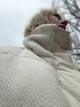 RonnieKiss online show from April 2026 11:31:02 AM