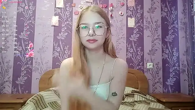 Snapshot of Lutangogansit chatting on November 2025 07:07:01 AM Lutangogansit online show from November 2025 07:07:01 AM