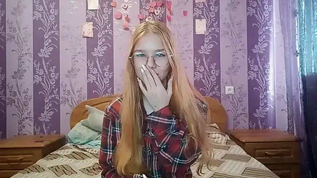 Snapshot of Lutangogansit chatting on November 2025 07:03:01 AM Lutangogansit online show from November 2025 07:03:01 AM