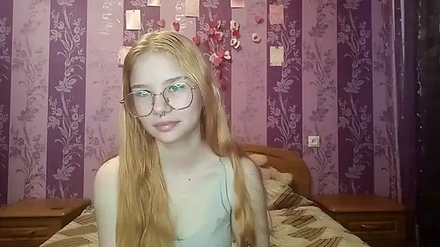 Snapshot of Lutangogansit chatting on November 2025 07:09:01 AM Lutangogansit online show from November 2025 07:09:01 AM