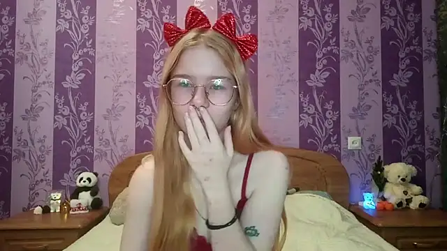 Snapshot of Lutangogansit chatting on December 2025 07:04:02 AM Lutangogansit online show from December 2025 07:04:02 AM