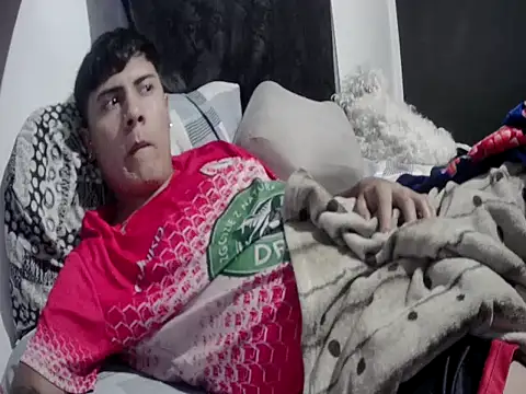 Miguel19971 online show from December 2025 05:45:02 AM