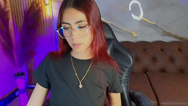 mia tf online show from November 2025 02:07:02 PM