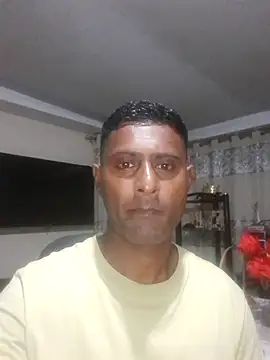 Snapshot of kingVibeX chatting on November 2025 08:03:01 PM kingVibeX online show from November 2025 08:03:01 PM