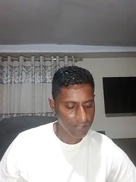 Snapshot of kingVibeX chatting on December 2025 08:48:01 PM kingVibeX online show from December 2025 08:48:01 PM