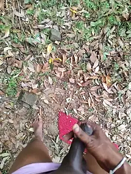 Snapshot of DICKLANKA chatting on November 2025 07:21:01 AM DICKLANKA online show from November 2025 07:21:01 AM