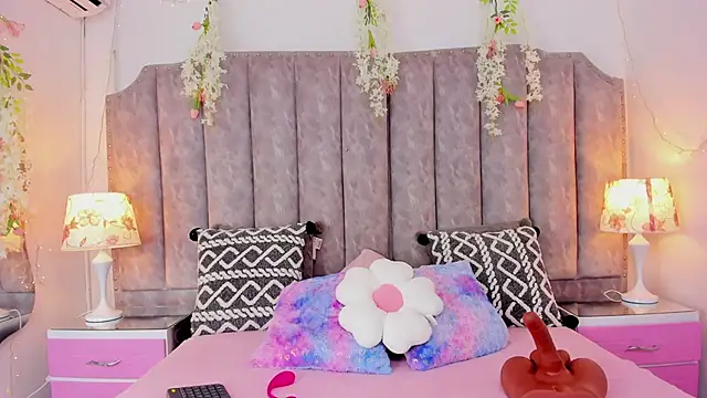 Snapshot of JadeBennett_ chatting on October 2025 04:31:02 AM JadeBennett online show from October 2025 04:31:02 AM