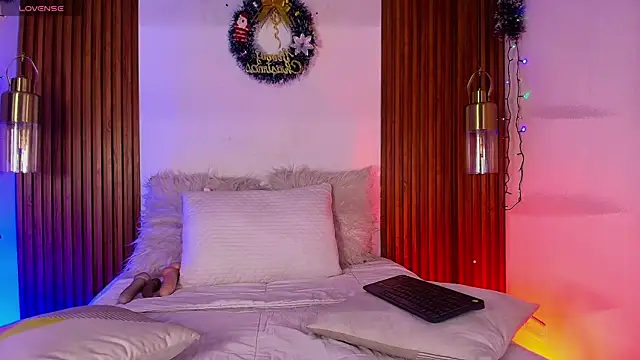 Snapshot of EvaGoddess_ chatting on December 2025 08:14:02 PM EvaGoddess online show from December 2025 08:14:02 PM