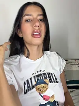 Snapshot of Julieta_Duque chatting on July 2026 03:48:02 AM Julieta Duque online show from July 2026 03:48:02 AM