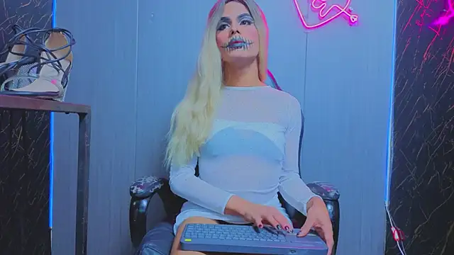 Snapshot of antonella_sexidoll chatting on October 2025 09:10:02 AM antonella sexidoll online show from October 2025 09:10:02 AM