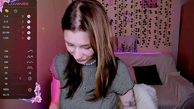 Snapshot of LinaBlossom_ chatting on December 2025 07:25:01 AM LinaBlossom online show from December 2025 07:25:01 AM