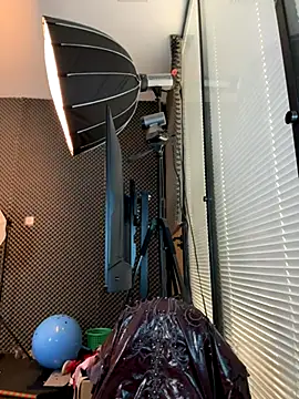 Snapshot of YY-27 chatting on November 2025 06:45:01 AM YY-27 online show from November 2025 06:45:01 AM