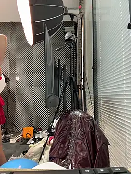 Snapshot of YY-27 chatting on November 2025 11:10:02 AM YY-27 online show from November 2025 11:10:02 AM