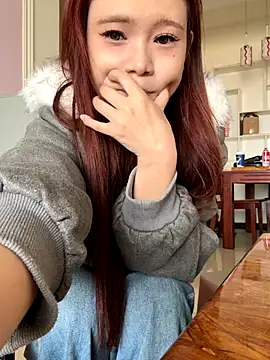 Snapshot of YY-27 chatting on December 2025 04:50:01 AM YY-27 online show from December 2025 04:50:01 AM