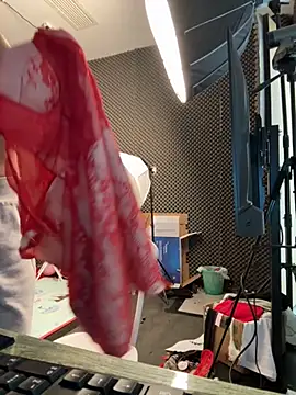 Snapshot of YY-27 chatting on December 2025 04:18:02 AM YY-27 online show from December 2025 04:18:02 AM