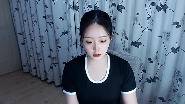 Niannian- online show from October 2025 03:10:02 PM