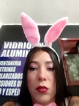 Snapshot of _Luna-1 chatting on October 2025 03:02:01 PM Luna-1 online show from October 2025 03:02:01 PM