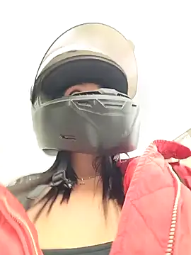 Snapshot of _Luna-1 chatting on November 2025 03:12:02 PM Luna-1 online show from November 2025 03:12:02 PM