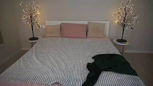 AlinaLiii online show from November 2025 03:05:02 PM