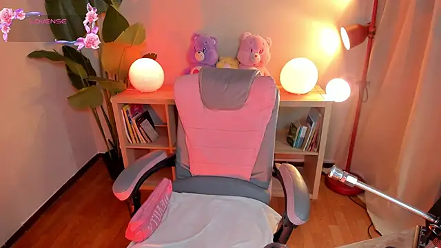 kehlannis  online show from February 2026 08:37:01 PM