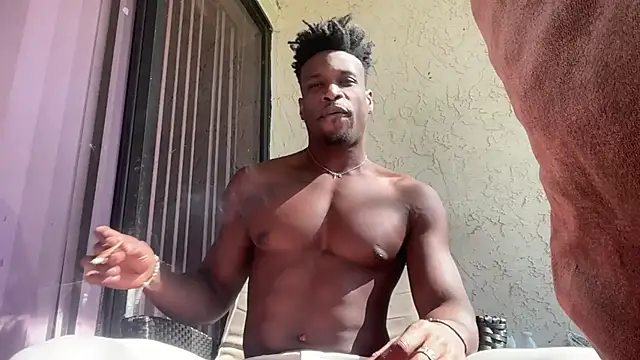 MrDaddyBlackNi9e online show from October 2025 03:35:01 PM