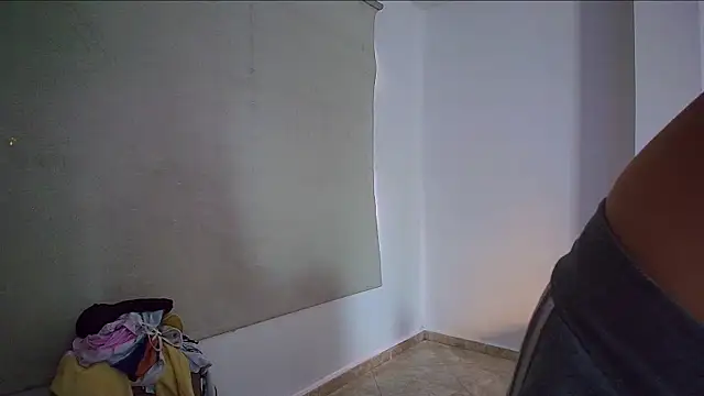 Snapshot of Julieta_Rose19 chatting on October 2025 10:29:02 PM Julieta Rose19 online show from October 2025 10:29:02 PM