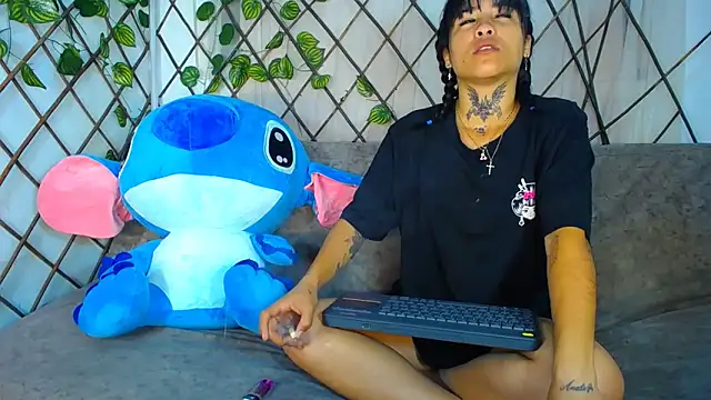 LiaGill online show from September 2025 04:49:02 AM