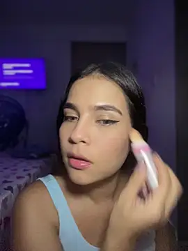 Snapshot of Valery_lux16 chatting on May 2026 08:32:01 PM Valery lux16 online show from May 2026 08:32:01 PM