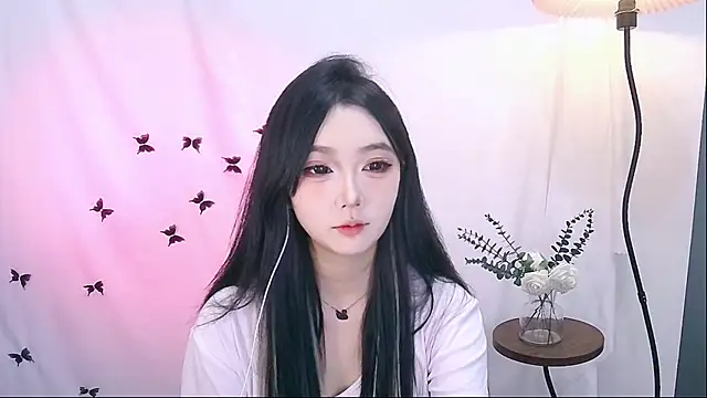 Snapshot of Miao-Maimiao chatting on December 2025 01:05:02 PM Miao-Maimiao online show from December 2025 01:05:02 PM