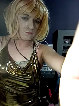 Snapshot of transreyna chatting on February 2025 08:39:01 AM transreyna online show from February 2025 08:39:01 AM