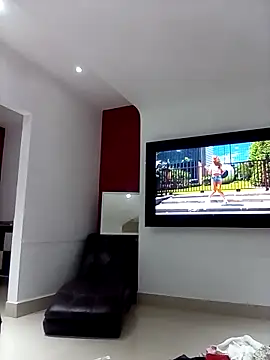 Snapshot of transreyna chatting on March 2025 04:44:01 PM transreyna online show from March 2025 04:44:01 PM