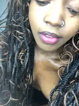 Snapshot of Fun_size86 chatting on November 2025 09:48:02 PM Fun size86 online show from November 2025 09:48:02 PM