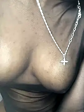 Snapshot of Fun_size86 chatting on November 2025 04:08:02 PM Fun size86 online show from November 2025 04:08:02 PM