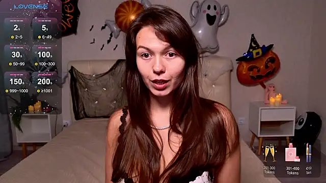 Snapshot of EllaCanny chatting on October 2025 05:42:02 AM EllaCanny online show from October 2025 05:42:02 AM