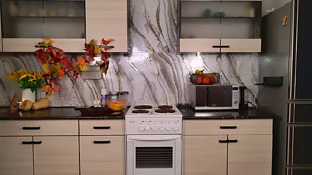 Snapshot of EllaCanny chatting on November 2025 06:15:01 AM EllaCanny online show from November 2025 06:15:01 AM