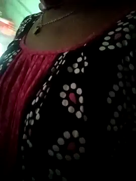 Snapshot of miss_riya_kol chatting on October 2025 08:00:02 AM miss riya kol online show from October 2025 08:00:02 AM