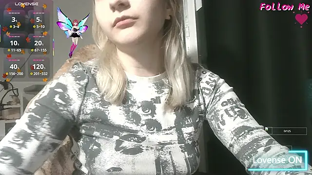 Snapshot of ChristinaFivePlus chatting on October 2025 06:39:02 PM ChristinaFivePlus online show from October 2025 06:39:02 PM