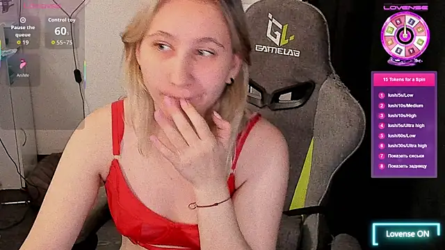 Snapshot of ChristinaFivePlus chatting on October 2025 08:37:02 AM ChristinaFivePlus online show from October 2025 08:37:02 AM