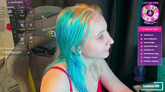 Snapshot of ChristinaFivePlus chatting on November 2025 04:17:02 PM ChristinaFivePlus online show from November 2025 04:17:02 PM