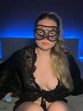 Cherrycolada online show from May 2026 06:57:01 PM