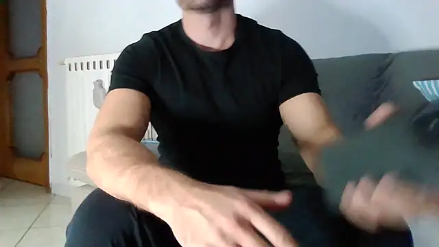 giovan2020 online show from November 2025 04:51:01 PM