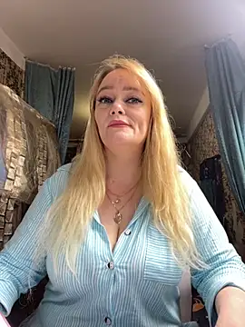 Sweet-blonde online show from November 2025 08:51:01 PM