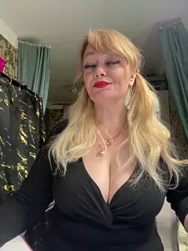 Snapshot of Sweet-blonde chatting on June 2026 09:52:01 PM Sweet-blonde online show from June 2026 09:52:01 PM