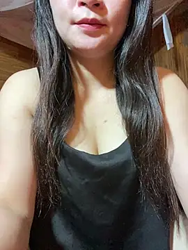 violet-00 online show from May 2026 11:45:02 PM