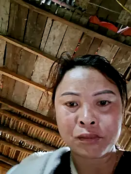 xuxulovezz online show from April 2026 12:52:01 AM