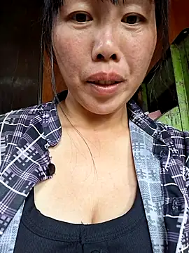 Snapshot of helenzz chatting on October 2025 05:29:02 AM helenzz online show from October 2025 05:29:02 AM