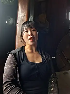 Snapshot of helenzz chatting on November 2025 01:39:01 AM helenzz online show from November 2025 01:39:01 AM