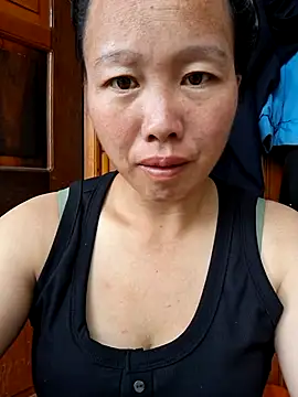 Snapshot of helenzz chatting on November 2025 05:17:01 AM helenzz online show from November 2025 05:17:01 AM